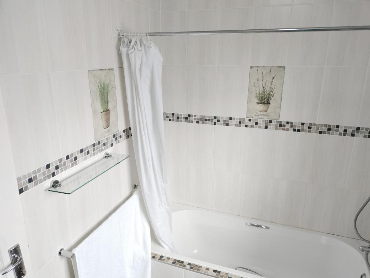Sunrise Guesthouse Претория Экстерьер фото